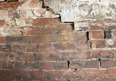 силение кирпичной кладки и ремонт трещин методом инъектирования